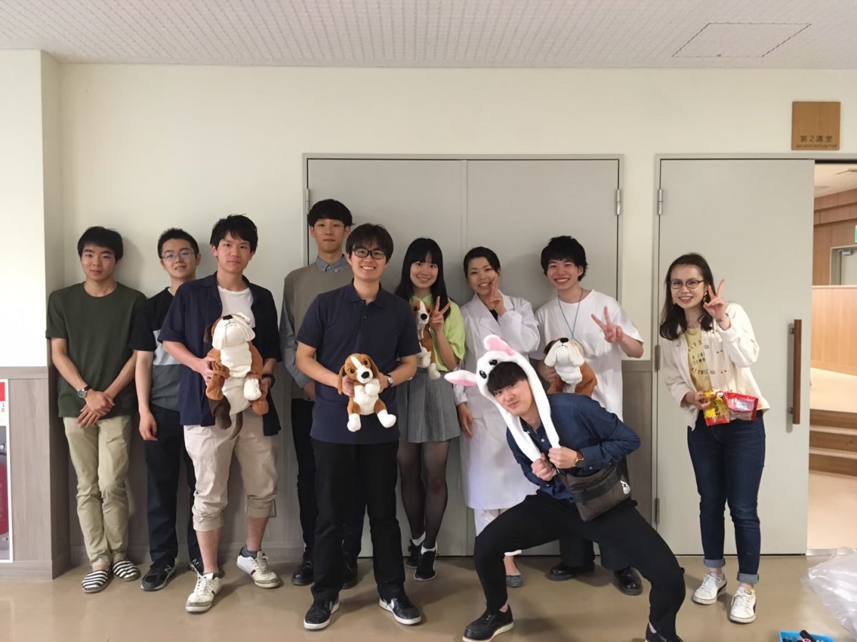 ぬいぐるみ病院後の部員の集合写真